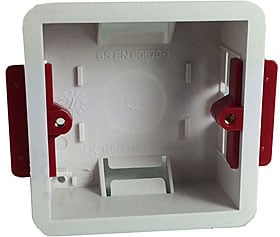 Alustoos NCP-8 süvistatav 73x73x35 valge