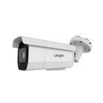 KAAMERAMAAILM.EE - IP-kaamera Longse LBE905XSS500 on valge 5Mp kaamera, millel on 5x autofookuse suum, PoE tugi, ristkülikukujuline korpus, must esikülg ja mis on paigaldatud reguleeritavale klambrile seinale või lakke paigaldamiseks.